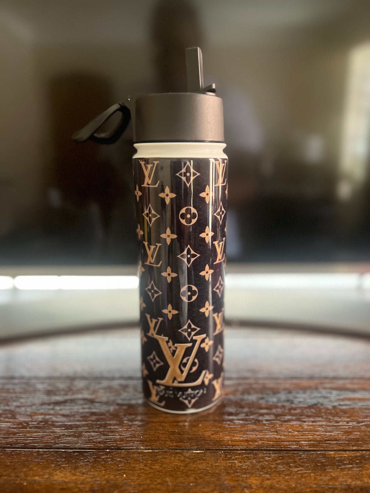 Brown LV tumbler or set